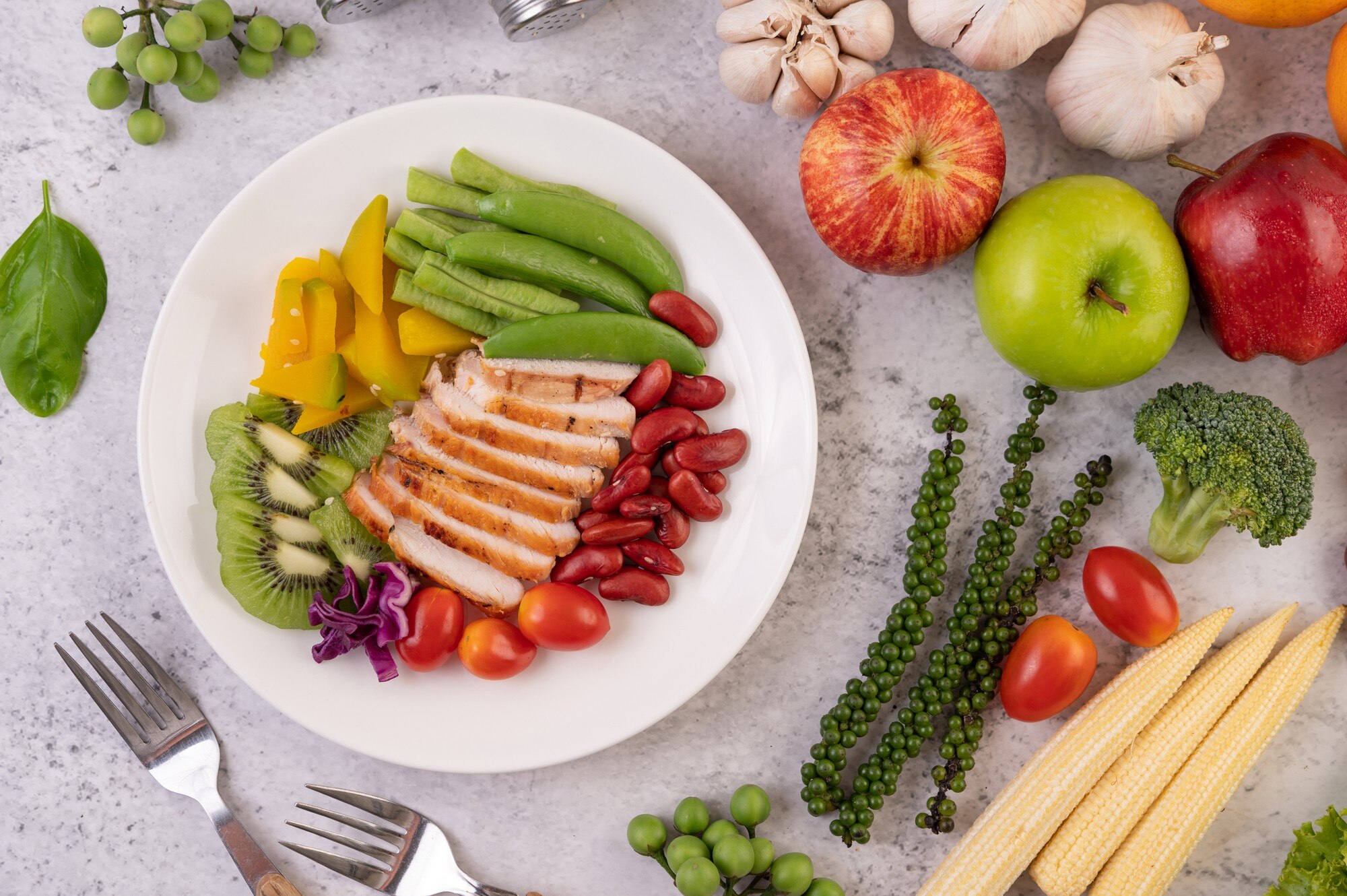 Plato con ingredientes balanceados
